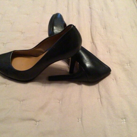 Banana Republic Black Leather Heel 6M - Picture 5 of 7
